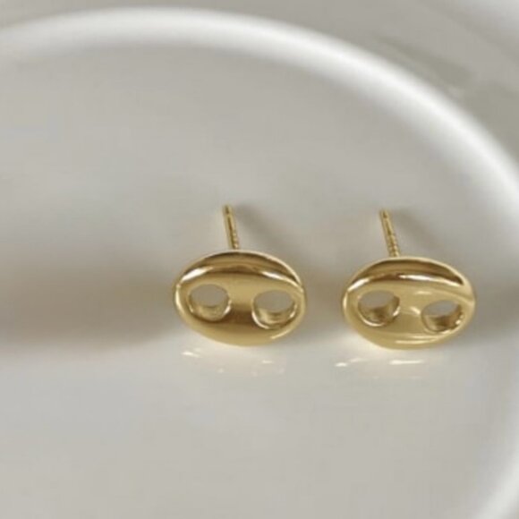 925 Sterling Silver Pig Nose Gold Stud Earrings - Picture 3 of 3